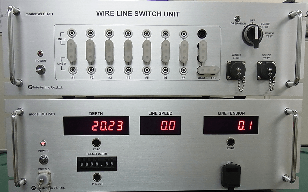 物理検層向
ケーブルライン切換ユニット (model WLSU-01)
ケーブル深度・張力表示ユニット(model DSTP-01)