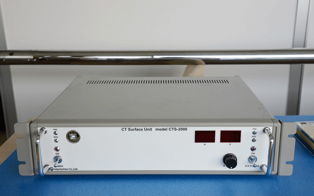 高温下坑井内導電率計測ゾンデ及び地表インターフェースユニット　Model CTS-2000